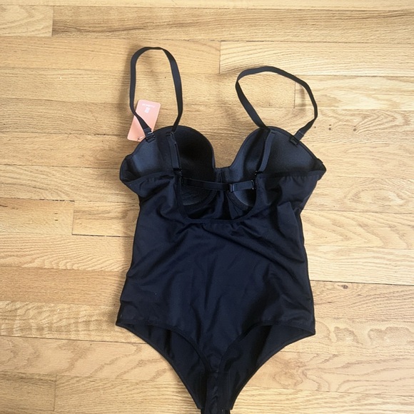 Feeling Girl tummy control slimming thong bodysuit w/ built-in padded bra - Picture 4 of 8